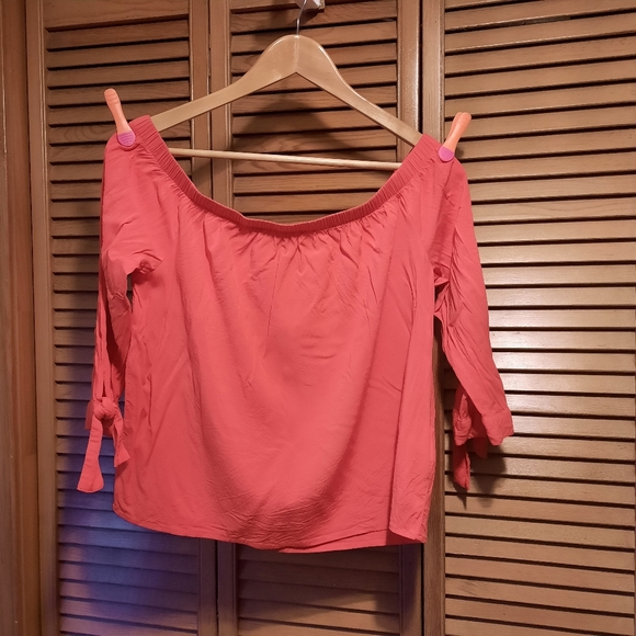 Reitmans Off the Shoulders Coral Shirt - Picture 1 of 5